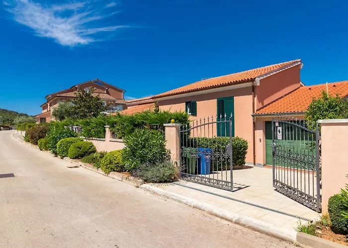 Volme Croatia بولا